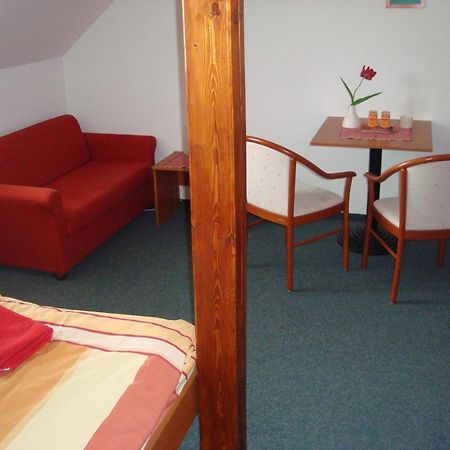 Hotel U Kapra Lázně Bělohrad Екстериор снимка