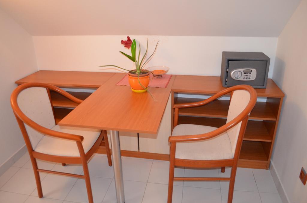 Hotel U Kapra Lázně Bělohrad Екстериор снимка