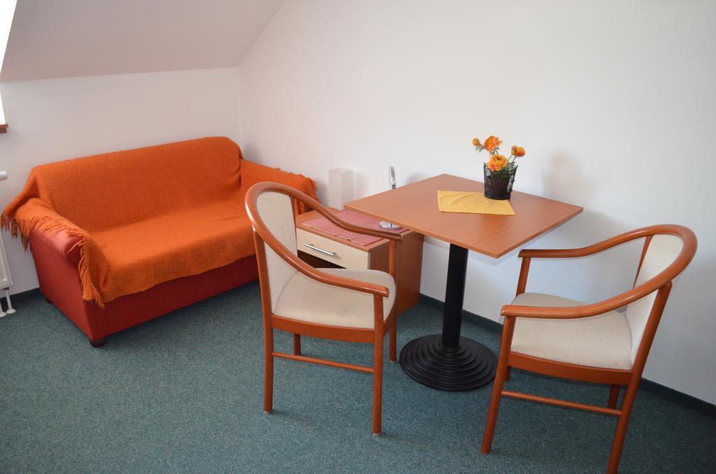 Hotel U Kapra Lázně Bělohrad Екстериор снимка
