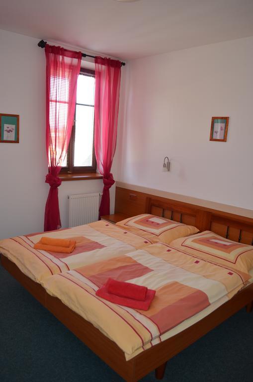 Hotel U Kapra Lázně Bělohrad Стая снимка