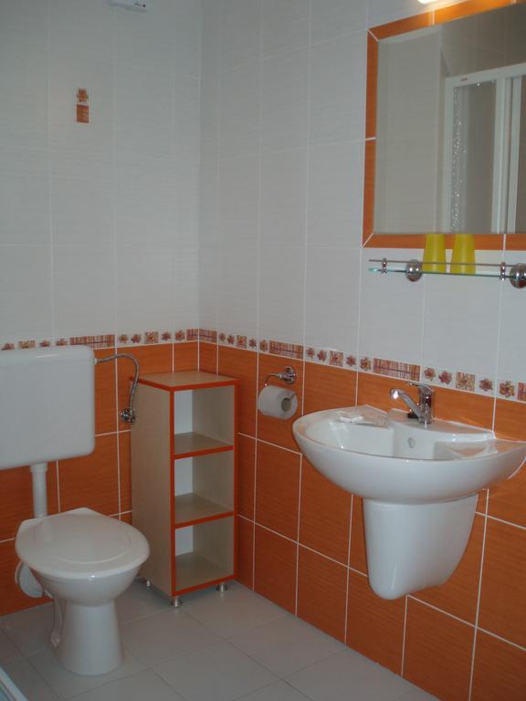 Hotel U Kapra Lázně Bělohrad Стая снимка