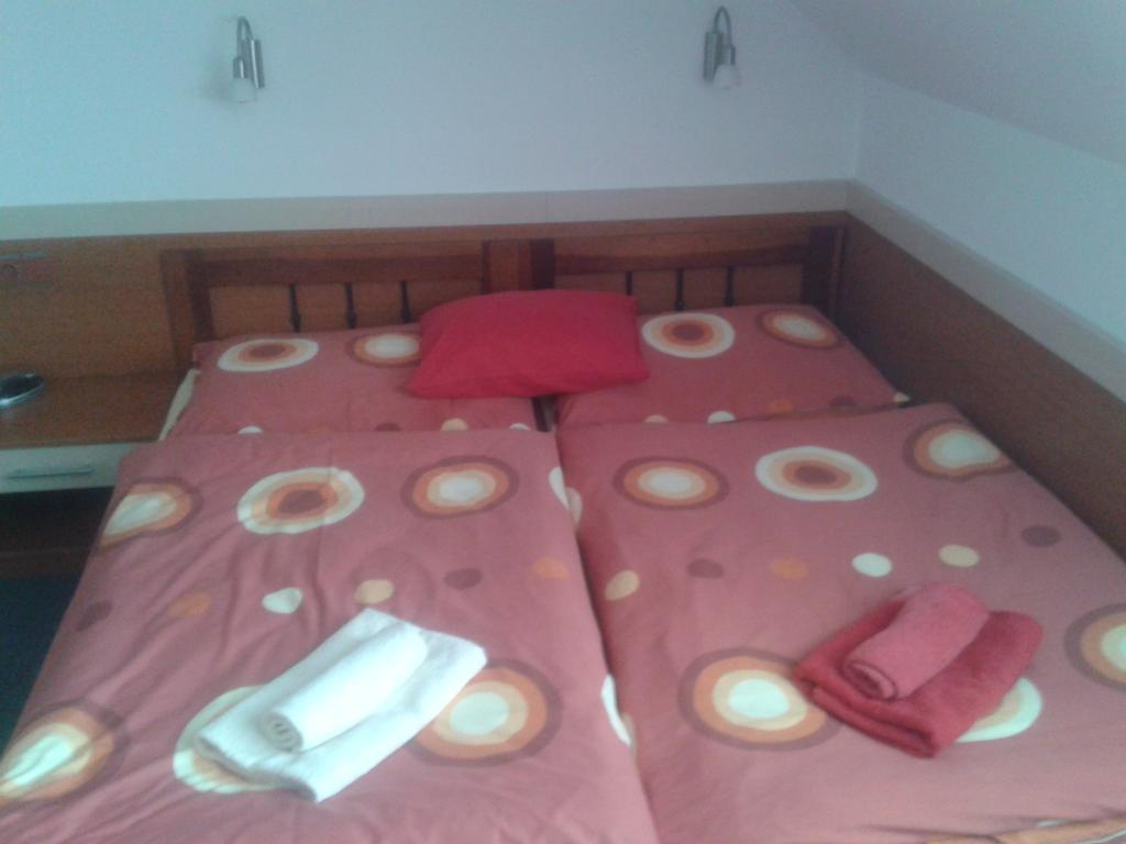 Hotel U Kapra Lázně Bělohrad Стая снимка